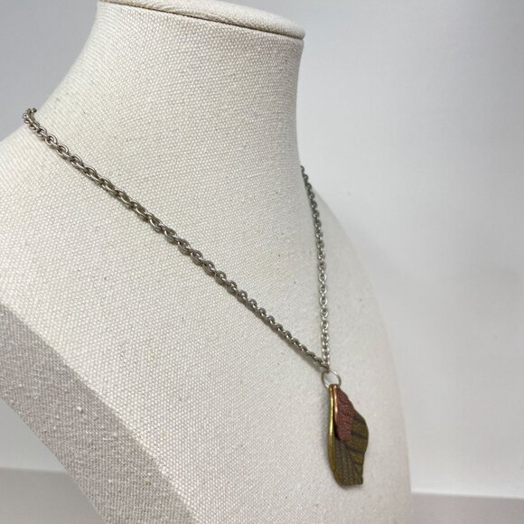 EsMor‎ Leaf Pendant Necklace Dual-Tone Metal Leaf Design Silver Chain - Picture 4 of 9